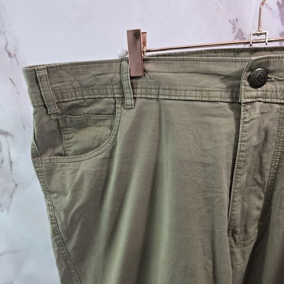 Columbia Pants Mens 40 X 30 Khaki Tan Canvas Straight Chino Regular Fit Twill - Picture 2 of 12
